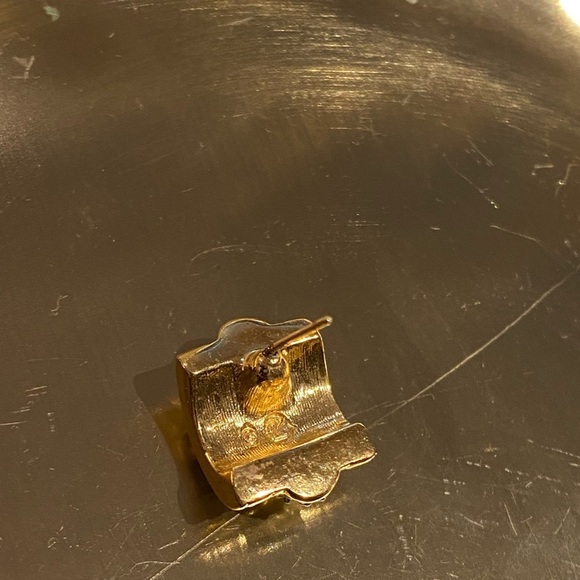 Swarovski single gold tone crystal earring for pierced ears - Picture 12 of 12